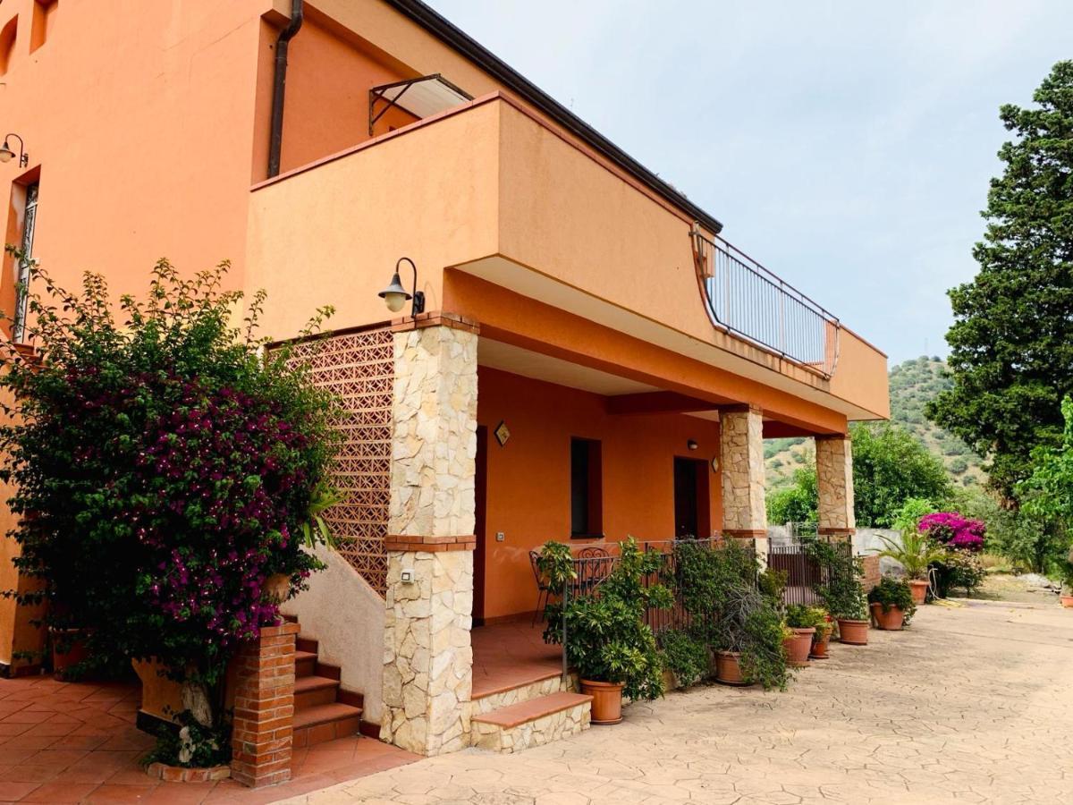 Il Giardino Delle Zagare Calatabiano Exterior photo